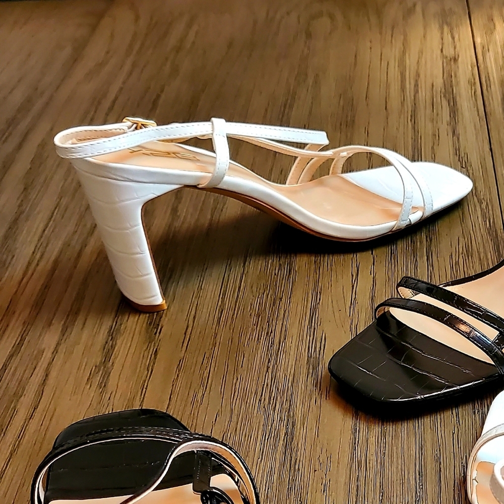 White Pebbled Croc Caged Sandals - Size 10